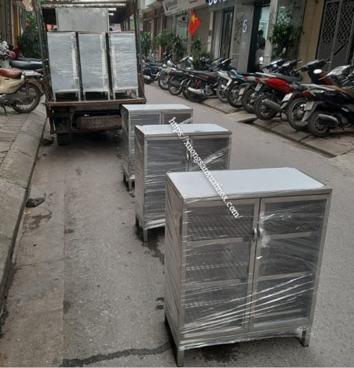 Kệ đựng đồ dùng trong nhà bếp trường học
